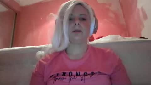 Snapshot of qv3ncrazy chatting on 01.06.25 CRAZYCRYSTALCRAYAZIONZ online show from 01.06.25