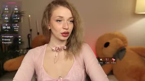 Nova Hollis online show from 01.11.26