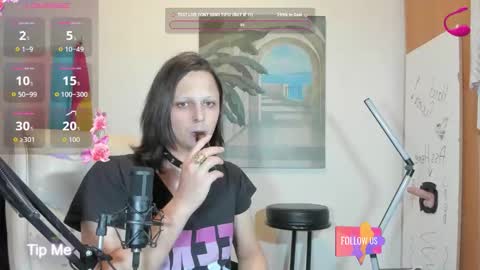 QWST4R online show from 09.17.25