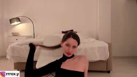 Snapshot of r00xvel chatting on 12.22.24 r00xvel online show from 12.22.24