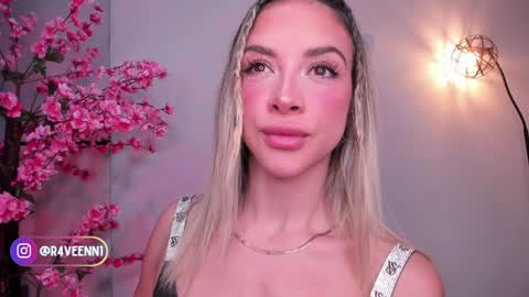 Snapshot of r4veenn chatting on 01.02.25 RACHEL BLAKE online show from 01.02.25