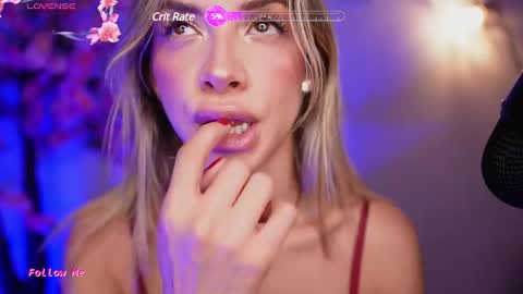 Snapshot of r4veenn chatting on 01.07.25 RACHEL BLAKE online show from 01.07.25