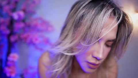 Snapshot of r4veenn chatting on 01.11.25 RACHEL BLAKE online show from 01.11.25