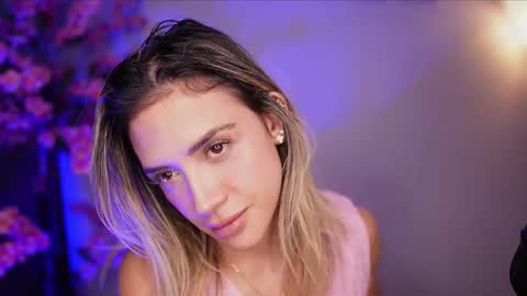 Snapshot of r4veenn chatting on 01.12.25 RACHEL BLAKE online show from 01.12.25