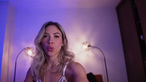 Snapshot of r4veenn chatting on 02.06.25 RACHEL BLAKE online show from 02.06.25