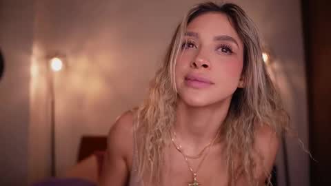 Snapshot of r4veenn chatting on 03.04.25 RACHEL BLAKE online show from 03.04.25