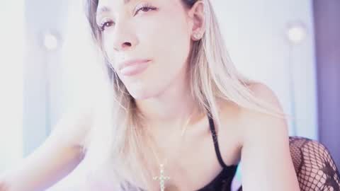 Snapshot of r4veenn chatting on 03.09.25 RACHEL BLAKE online show from 03.09.25