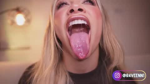 Snapshot of r4veenn chatting on 10.26.25 RACHEL BLAKE online show from 10.26.25