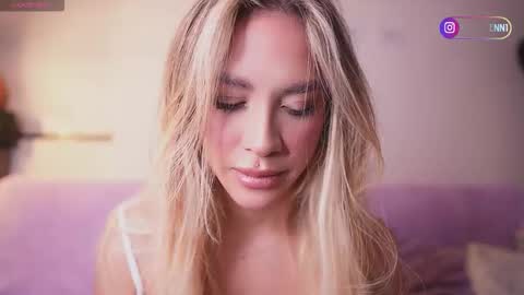 Snapshot of r4veenn chatting on 11.08.25 RACHEL BLAKE online show from 11.08.25