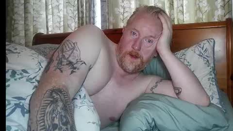 Snapshot of r_o_h_a_n chatting on 10.11.25 r_o_h_a_n online show from 10.11.25