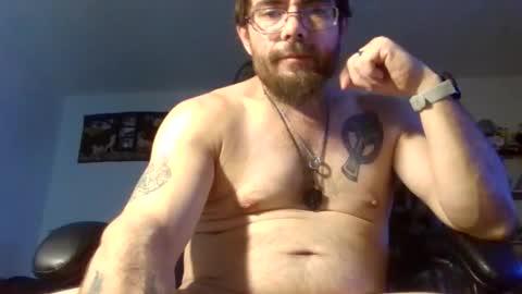 Snapshot of rabbitberger chatting on 11.18.25 rabbitberger online show from 11.18.25