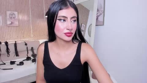 RACHEL ES online show from 12.04.25