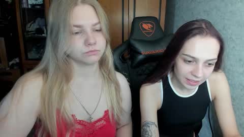 Snapshot of rachel_sharp chatting on 10.08.25 Make me cum online show from 10.08.25