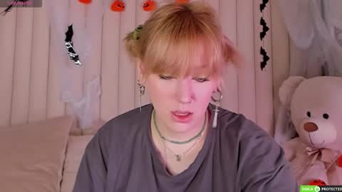Snapshot of rachelcaart chatting on 10.22.25 Ray  online show from 10.22.25