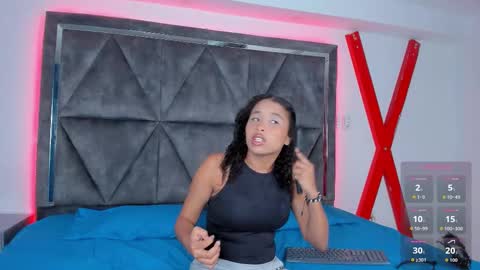 Snapshot of rachell_grey_ chatting on 10.05.25 Rachel online show from 10.05.25