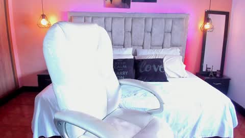 Snapshot of rachell_honey7 chatting on 12.21.24 Rachel online show from 12.21.24