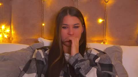 RachellSimpson online show from 12.05.24