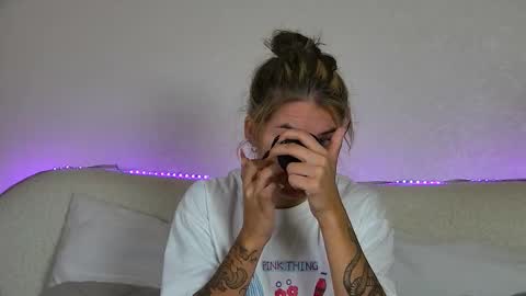 Snapshot of rachellsimpson chatting on 09.16.25 RachellSimpson online show from 09.16.25