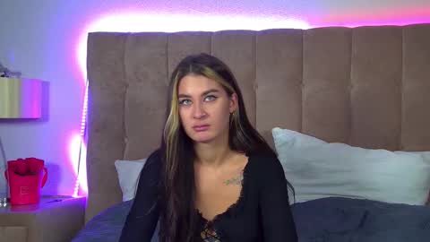 Snapshot of rachellsimpson chatting on 10.04.25 RachellSimpson online show from 10.04.25