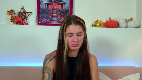 Snapshot of rachellsimpson chatting on 10.26.25 RachellSimpson online show from 10.26.25