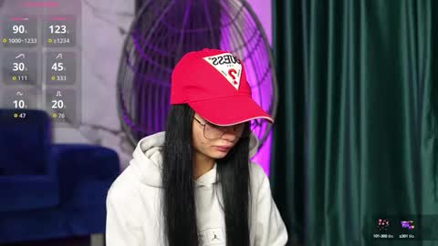 Snapshot of rachelravee chatting on 10.19.25 Ann online show from 10.19.25