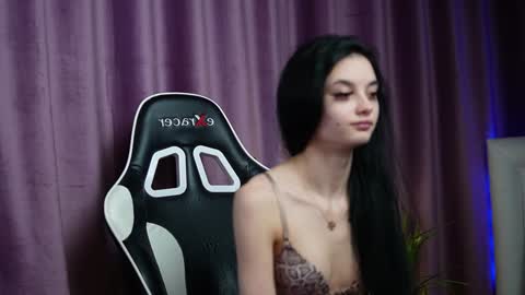  Rachel  online show from 01.19.25