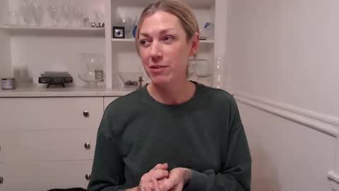 Racy Tracy online show from 02.12.25