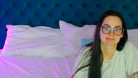 sweet peach online show from 02.17.26