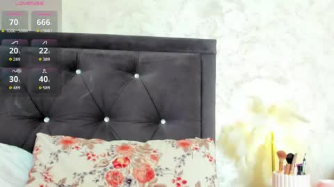 raelledarkstar online show from 04.23.26