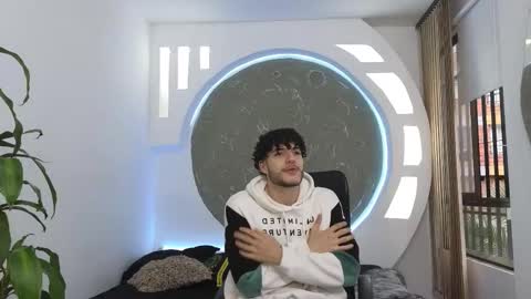 R A F A E L online show from 10.01.25