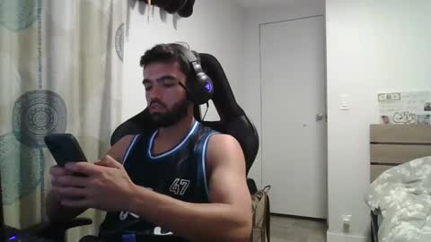 Snapshot of rafaelpiu chatting on 10.06.25 can you tell me something online show from 10.06.25