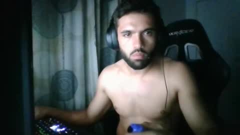 Snapshot of rafaelpiu chatting on 10.08.25 can you tell me something online show from 10.08.25