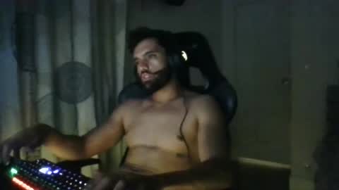 Snapshot of rafaelpiu chatting on 10.11.25 can you tell me something online show from 10.11.25