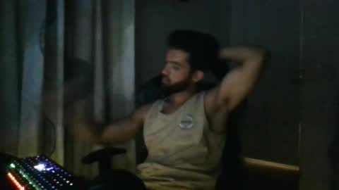 Snapshot of rafaelpiu chatting on 10.20.25 can you tell me something online show from 10.20.25