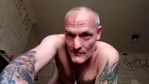 Snapshot of ragingzef69 chatting on 01.06.25 Bigthickdickinvic online show from 01.06.25