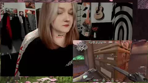 Snapshot of raiingurl chatting on 10.08.25 Kate online show from 10.08.25