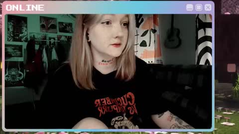 Snapshot of raiingurl chatting on 11.07.25 Kate online show from 11.07.25