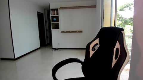 Jennyindependent model . online show from 12.31.24