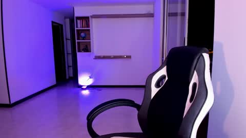 Jennyindependent model . online show from 01.26.25