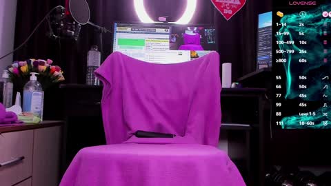 Laura online show from 12.03.24