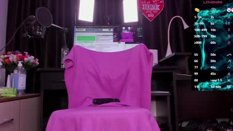 Laura online show from 12.06.24