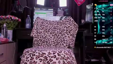 Laura online show from 10.27.25