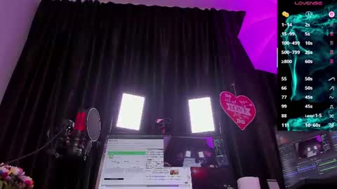 Snapshot of raissa_sky26 chatting on 06.26.26 Laura online show from 06.26.26