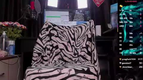 Snapshot of raissa_sky26 chatting on 07.20.26 Laura online show from 07.20.26