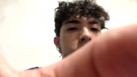 ramiroo2312 online show from 10.18.25