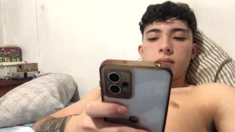 ramiroo2312 online show from 11.11.25