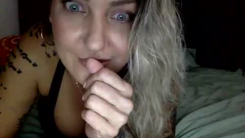 Mamakel online show from 10.17.25