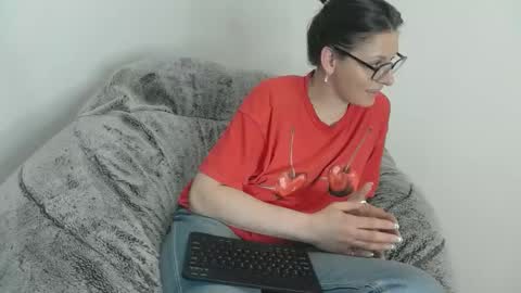    RAMONA Q   online show from 04.20.26