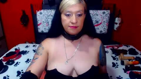 Snapshot of randymaturex01 chatting on 01.11.25 Sonia online show from 01.11.25