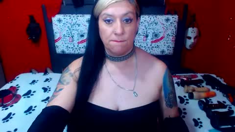 Snapshot of randymaturex01 chatting on 01.24.25 Sonia online show from 01.24.25